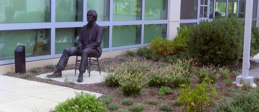 LVHN Outdoor Seating Plazas
